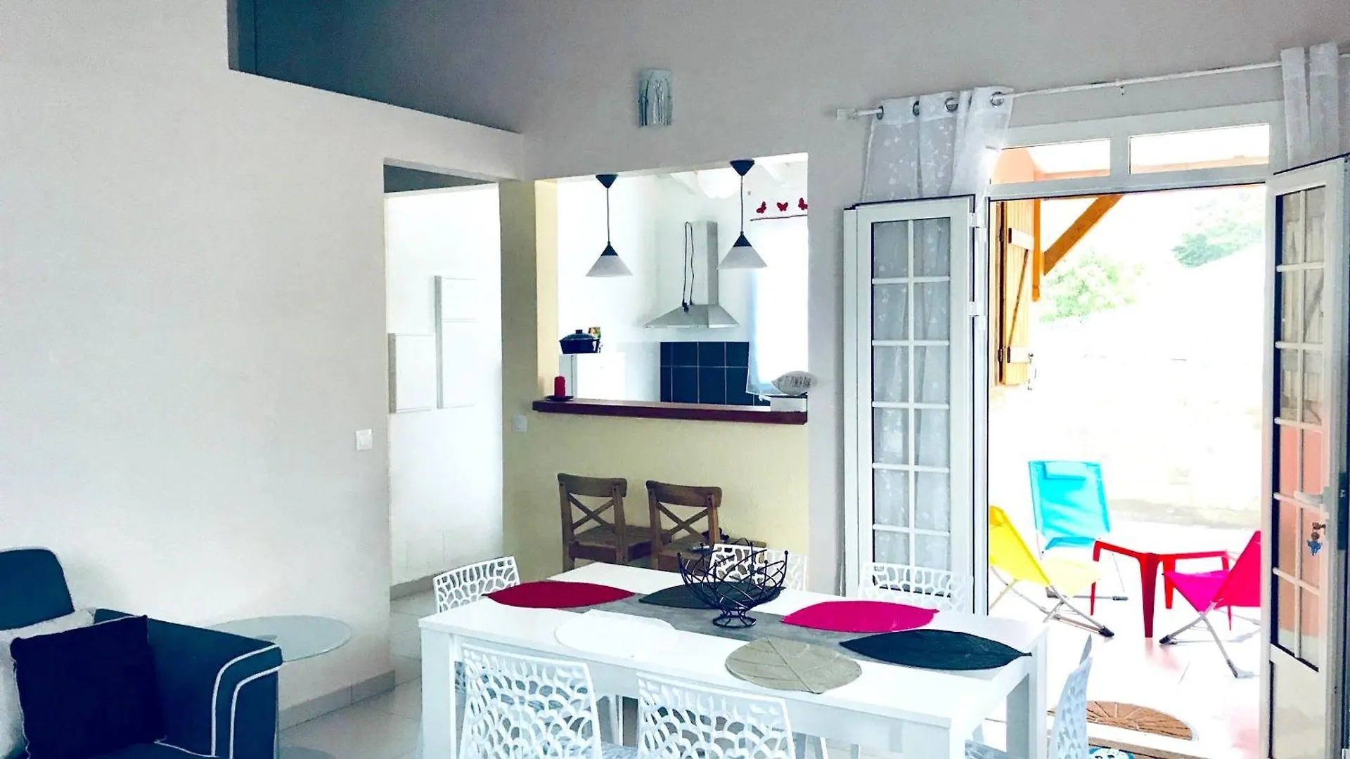 Maison Charmante Avec Vue Sur La Mer A Petit-Canal + Jacuzzi