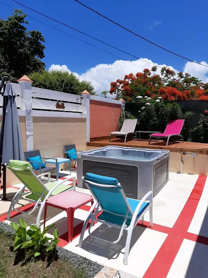 Maison Charmante Avec Vue Sur La Mer A Petit-Canal + Jacuzzi